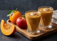 Smoothie d’automne au potiron, orange, pomme et miel