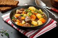 Ragoût d'agneau aux pommes de terre et carottes