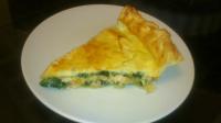 Tourte tricolore au saumon laqué, épinards et abricots