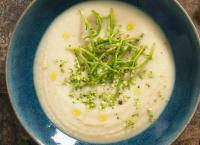 Velouté de chou-fleur et salicornes