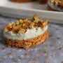 Canapés de pain de seigle au roquefort