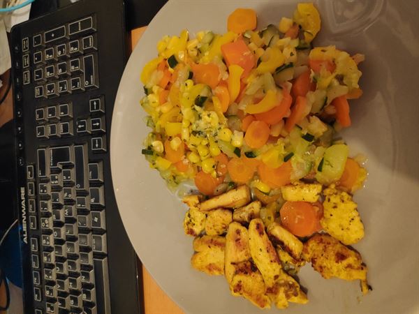 Poulet au curry et sa poêlée de légumes