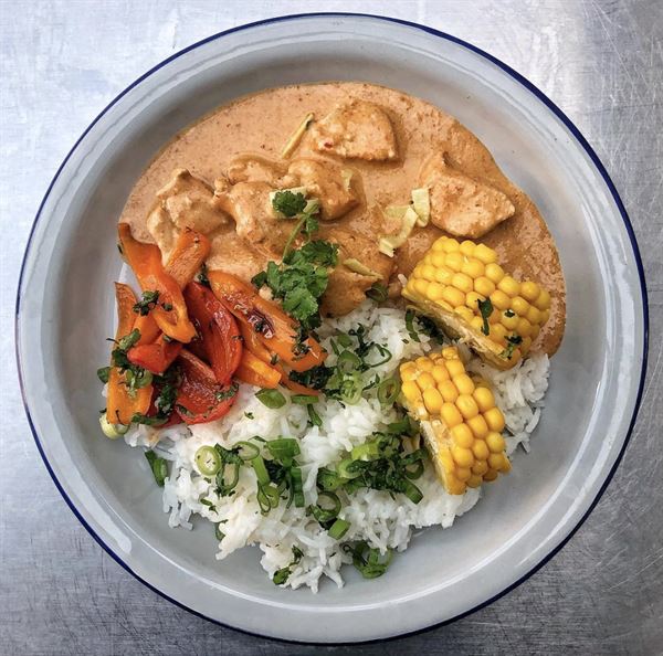 recette Poulet Matsaman poivron confit et riz au four