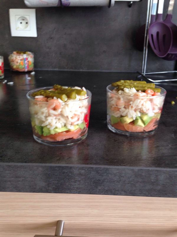 Verrine coquillettes, avocat, saumon fumé