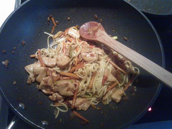 WOK de dinde au curry et nouilles chinoises