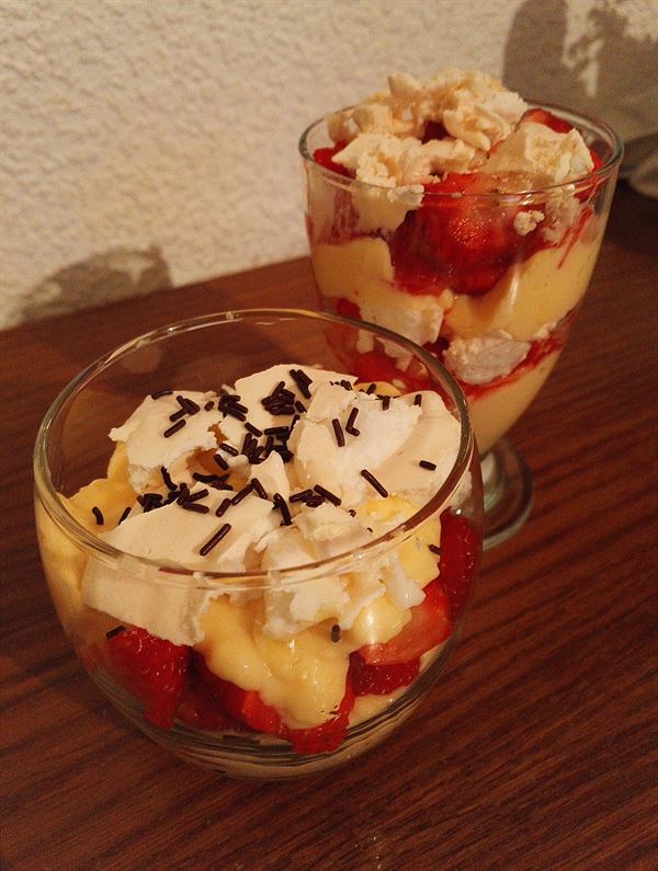 recette Verrine crémeuse de fraises meringuées