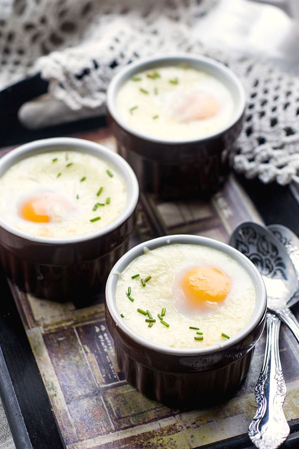 Oeuf cocotte chèvre jambon cru