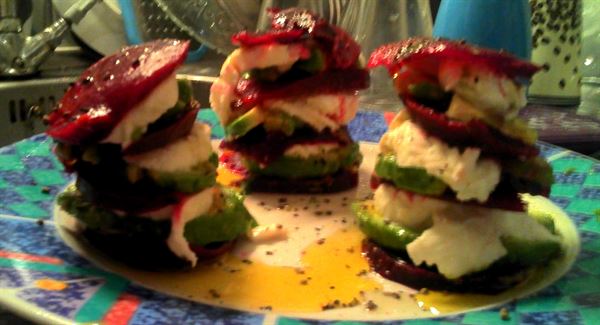 Millefeuille betterave-avocat