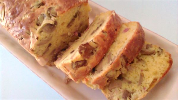 Cake aux champignons et aux lardons