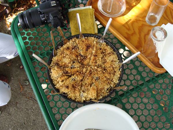 Crumble pomme, banane, poire, chocolat et fantaisie