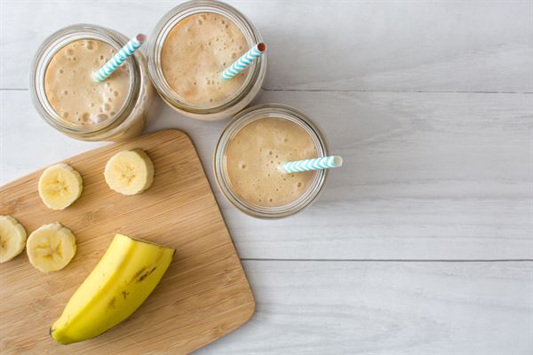 Smoothie banane et lait d'avoine