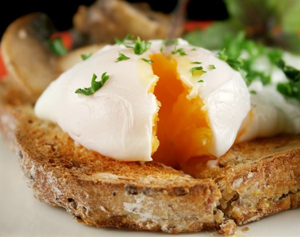 Epinards aux oeufs pochés et au basilic