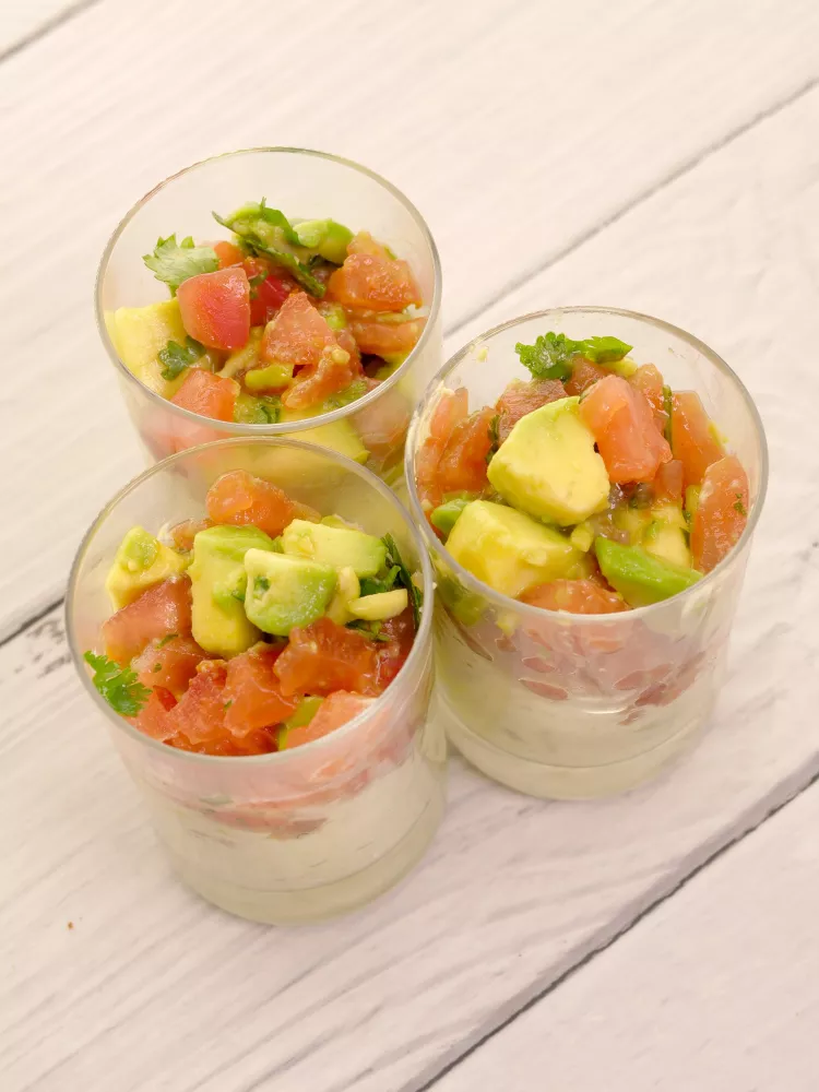 Verrines de saumon fumé et purée d'avocats