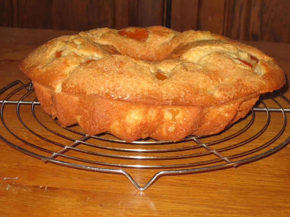 Gâteau aux yaourt aux pommes à la fleur d'oranger