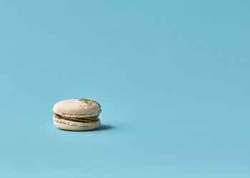 Macarons salés à la tapenade
