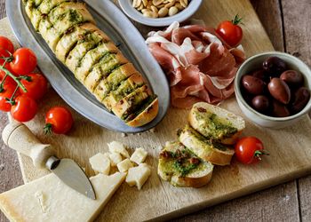 Baguette apéritive au basilic et tomates séchées