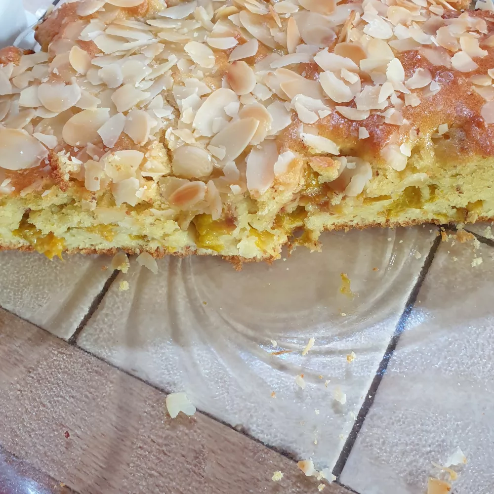 Gâteau rapide au yaourt, mirabelles et amandes