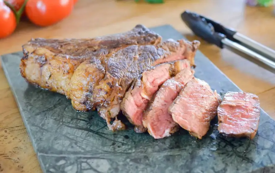 La côte de bœuf au four facile et cuite à la perfection