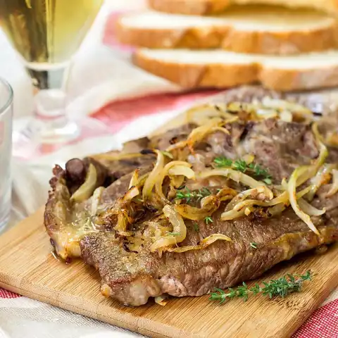Bavette d'aloyau au piment et poivrons