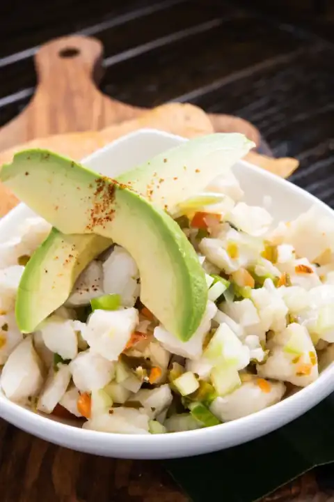 Ceviche de daurade à l'avocat et la mangue