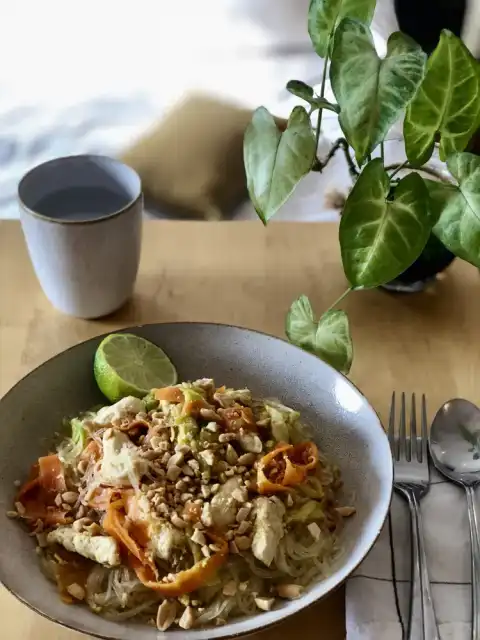 Pad thaï aux vermicelles et poulet
