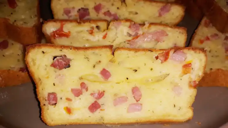 Cake salé au boursin et aux lardons