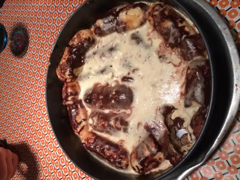 Tiramisu sans café et avec boudoirs nappés de chocolat fondu