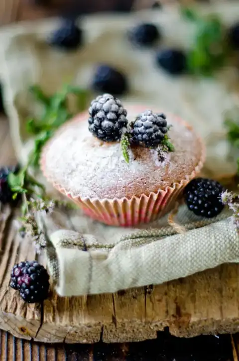Muffins aux mûres (végétaliens et sans gluten)