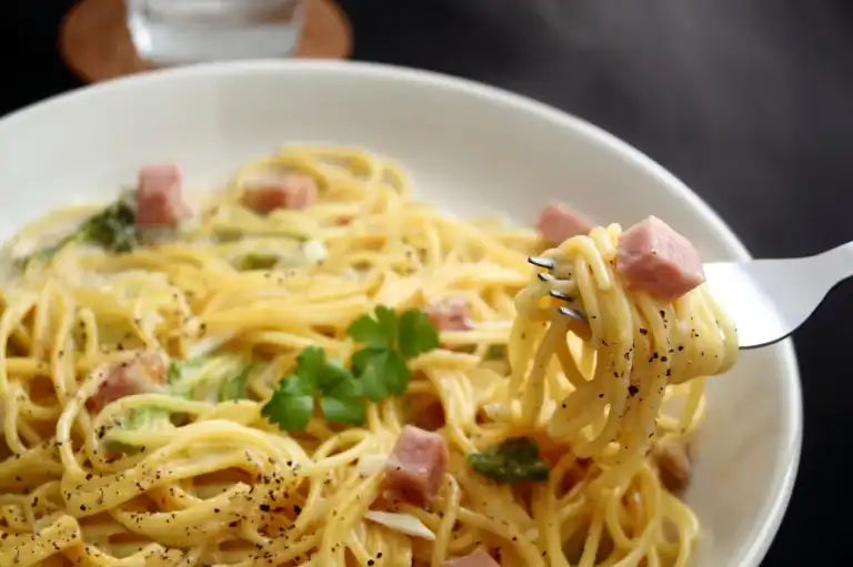 Tagliatelles au roquefort et jambon