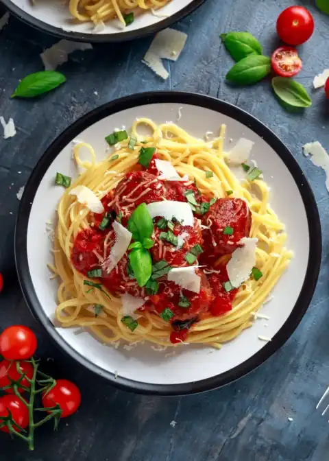 Spaghetti à l'ail et à la tomate