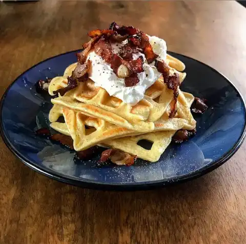 Gaufres salées bacon & oeuf poché