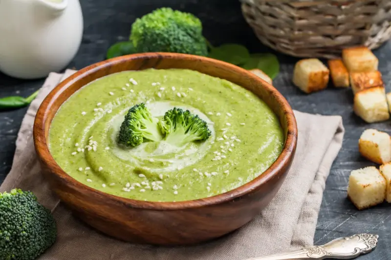 Velouté de brocoli au chèvre frais