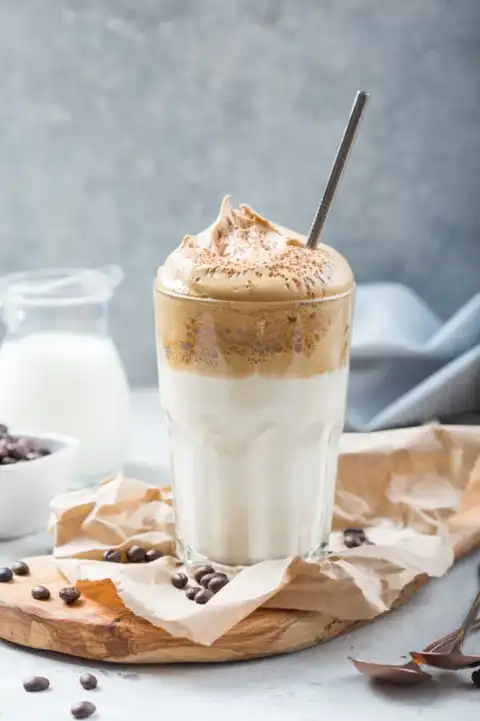 Dalgona coffee (café fouetté)
