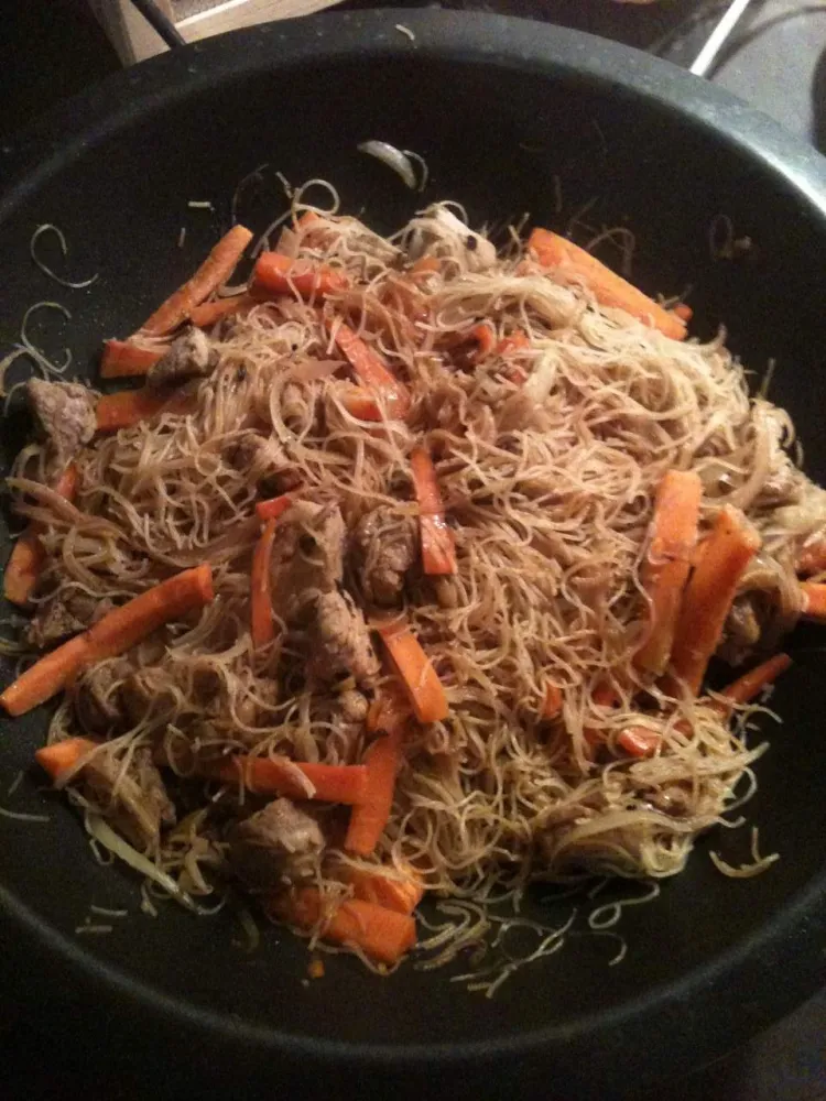 Sauté de porc vermicels et légumes au wok