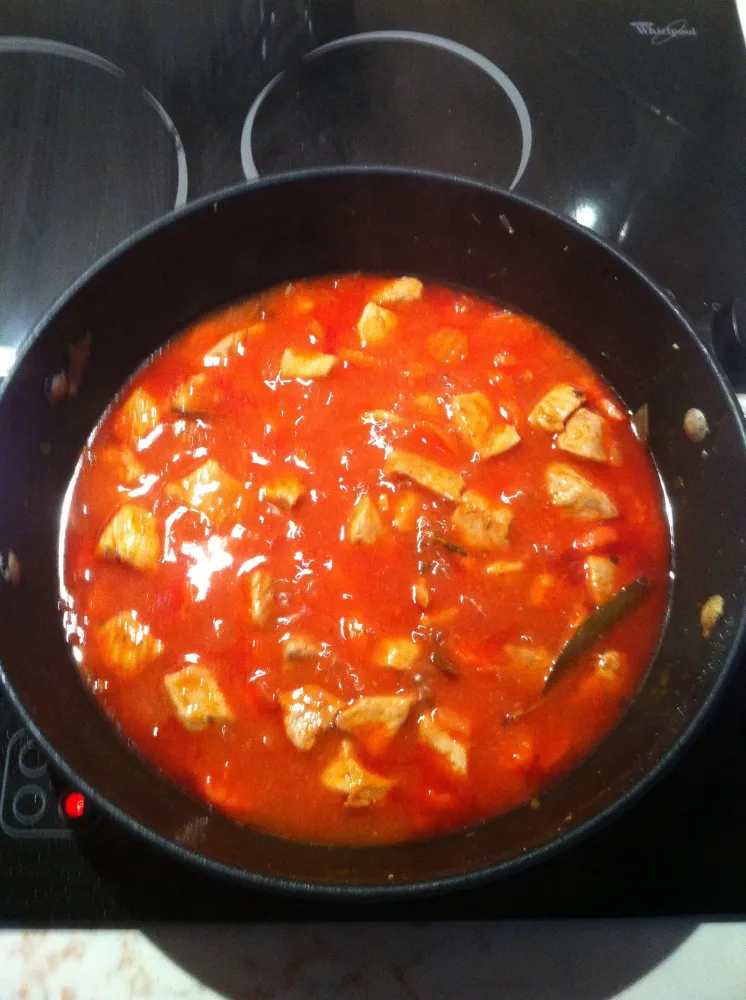 Sauté de porc tomate et petits légumes