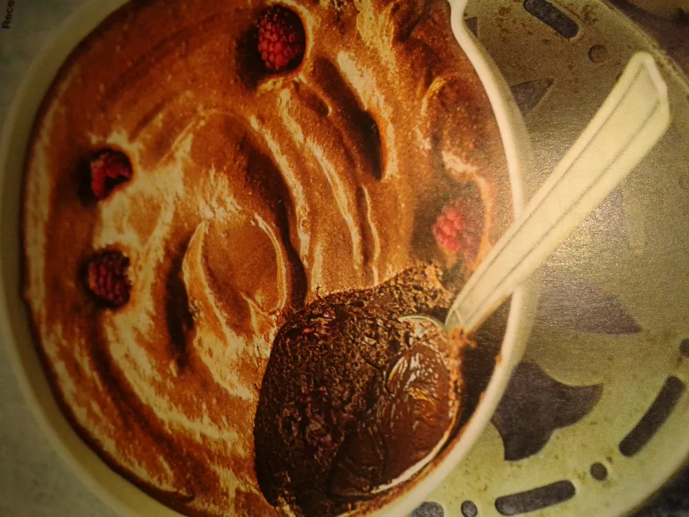 Mousse au chocolat au gingembre et framboises