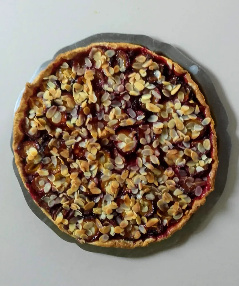 Tarte aux \quetsches poêlées\