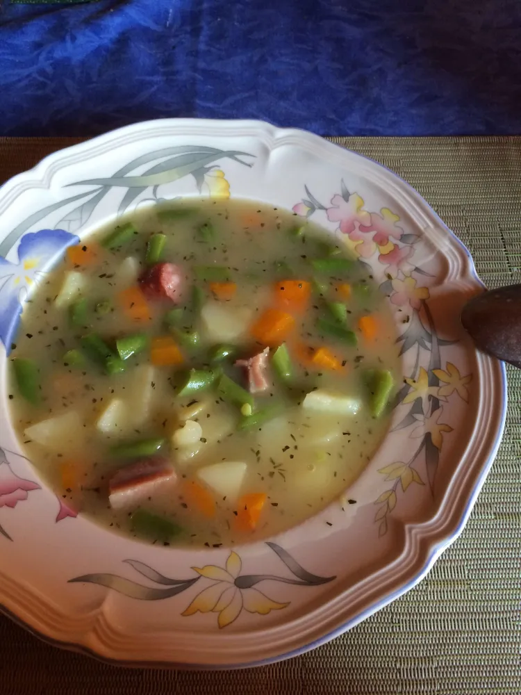 Soupe de haricots verts luxembourgeoise (Bouneschlupp)