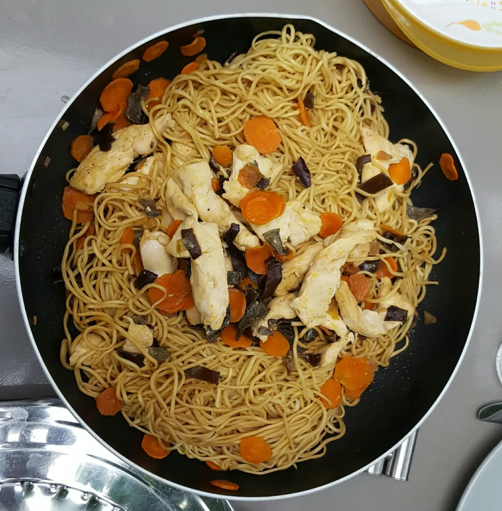 Poulet aux champignons noirs rapide