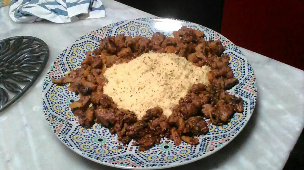 Tajine dagneau aux abricots secs et aux épices