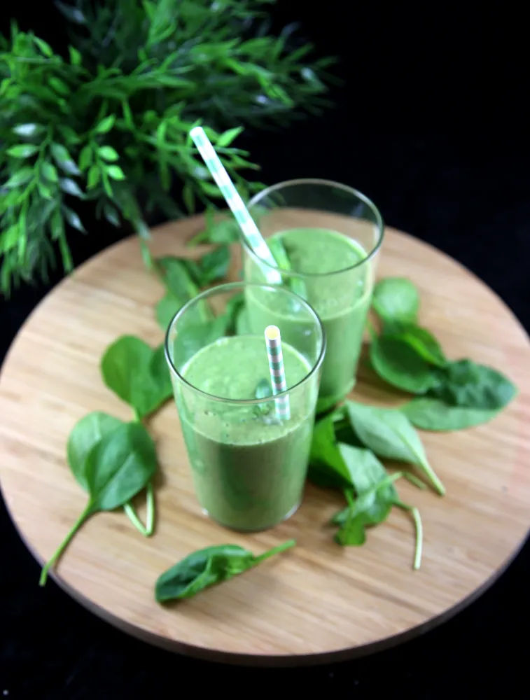 Smoothie vert kiwi épinard banane