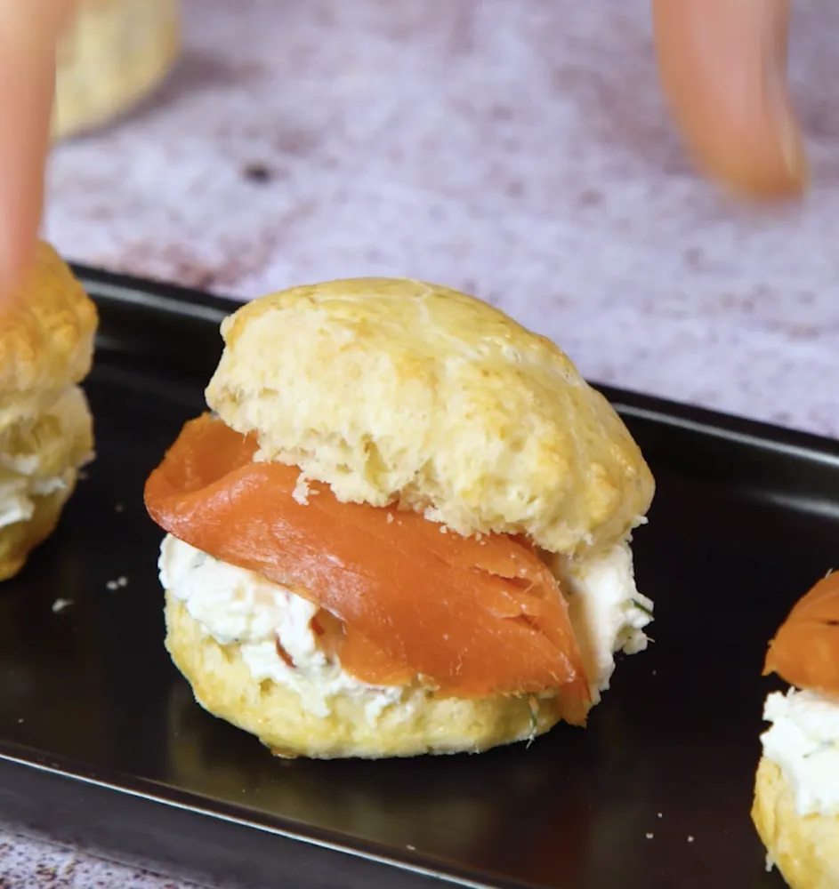 Mini scones au saumon fumé