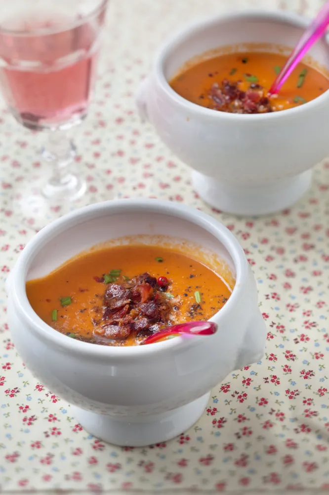 Velouté express de tomates et croustillant de lard