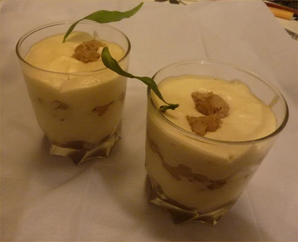 Tiramisu spéculoos, poire et amandes