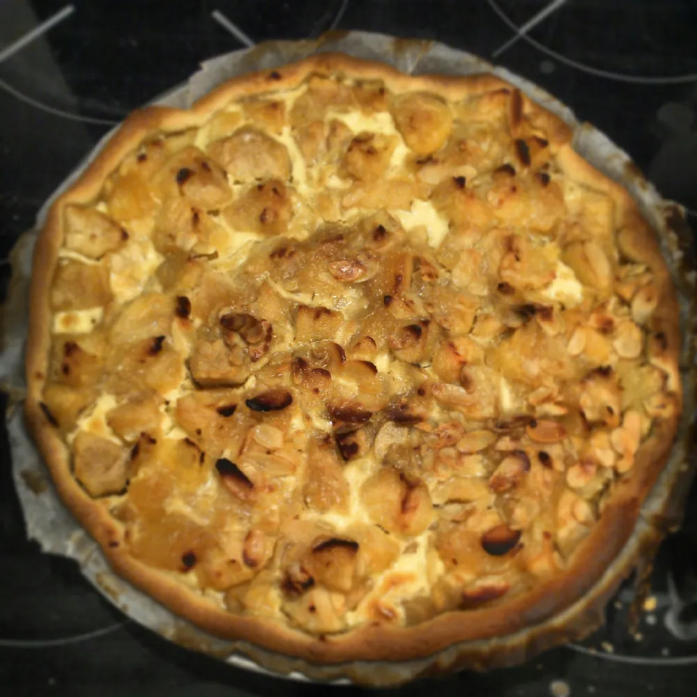 Tarte aux pommes et aux amandes croquantes