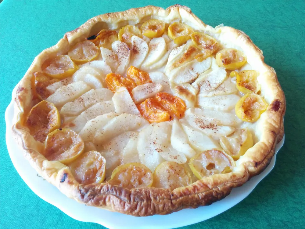 Tarte aux prunes et aux poires