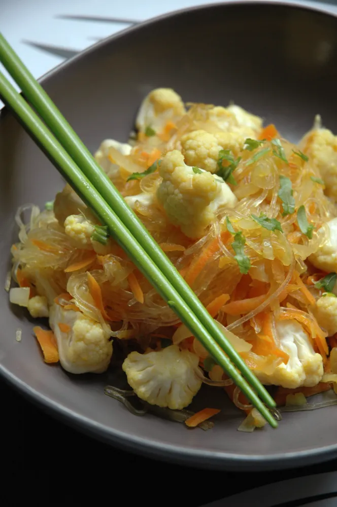 Vermicelles de riz au chou-fleur et carottes