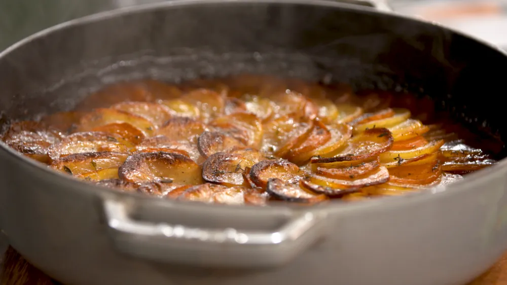 Cocotte dagneau aux pommes de terre par Laurent Mariotte