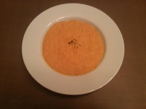 Potage léger aux carottes et curry