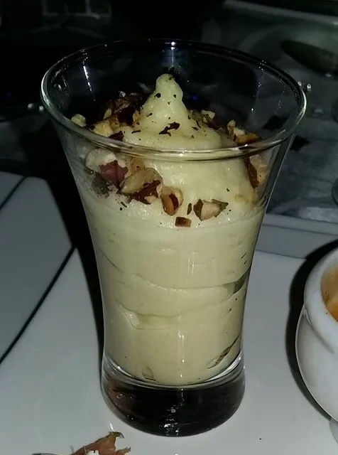 Verrine de purée de panais aux noisettes torréfiées